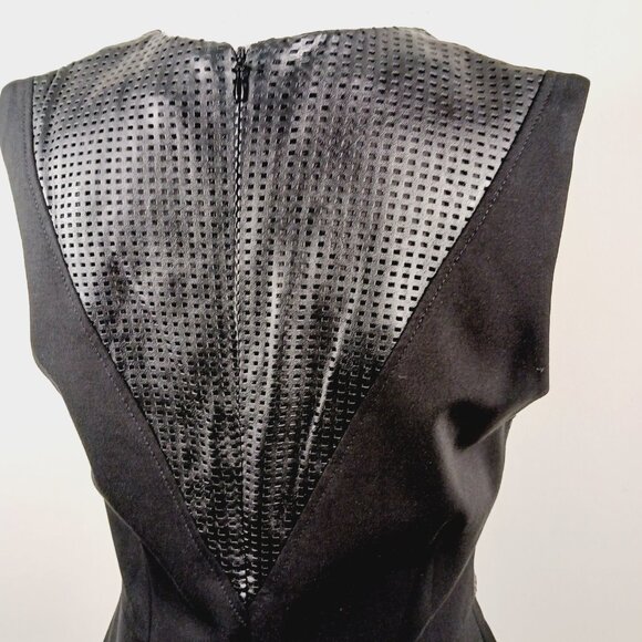 G.I.L.I.  Black Mixed Media Sleeveless Top, Faux Leather, Size 14 Chic Edgy Goth - Picture 7 of 12